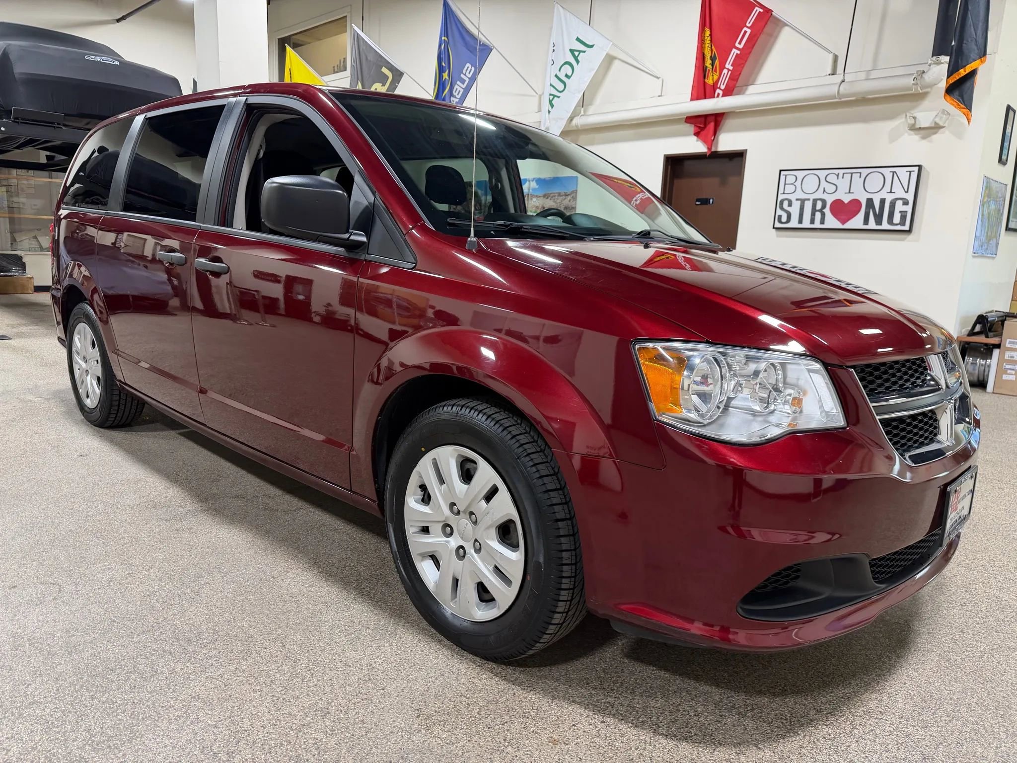 Used 2019 Dodge Grand Caravan SE image 14