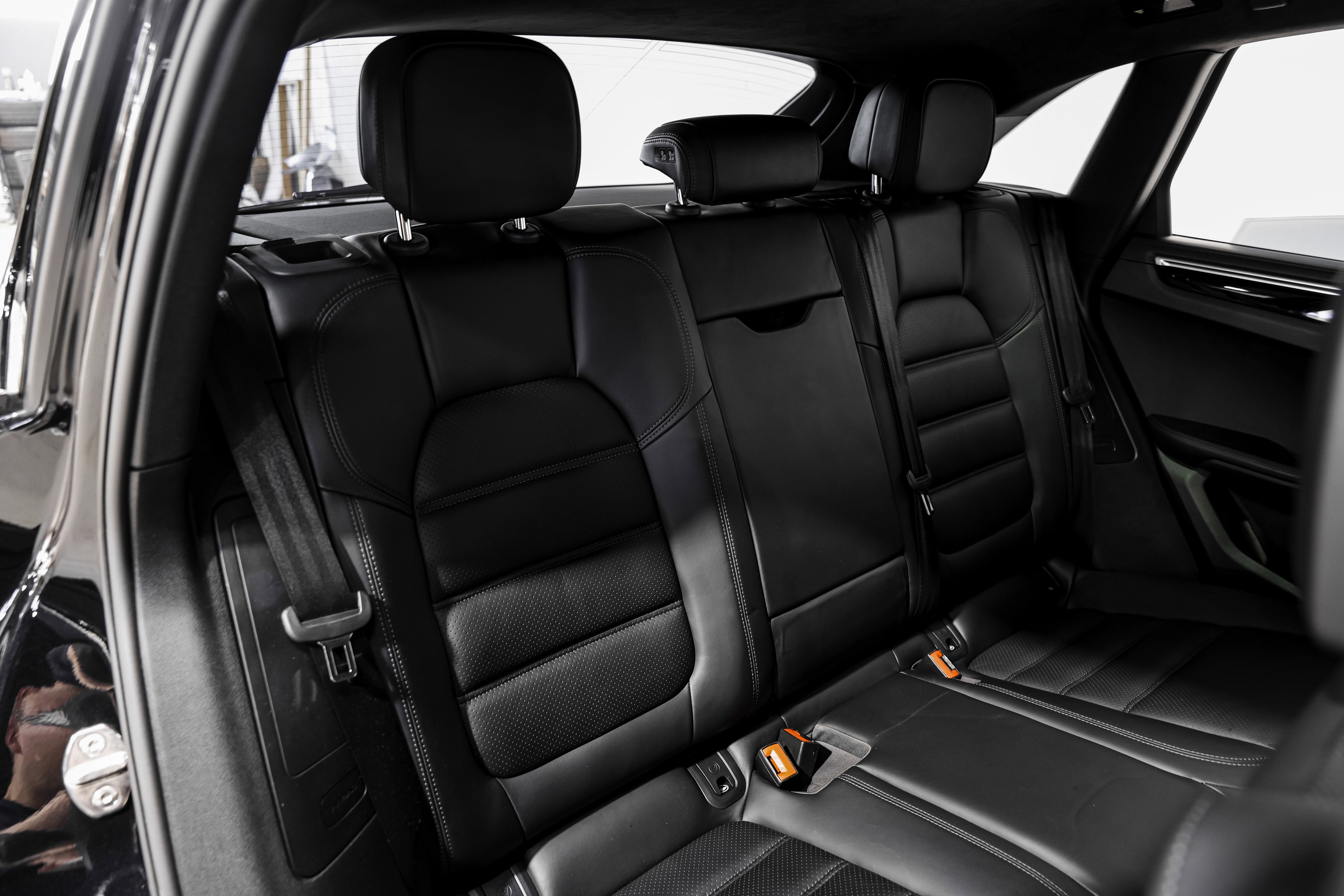 Used 2020 Porsche Macan Turbo image 29