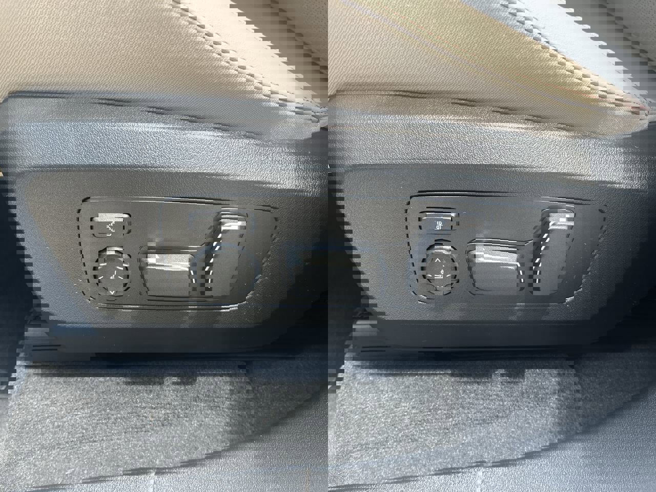 Used 2025 BMW X3 xDrive30i w/ Convenience Package image 15