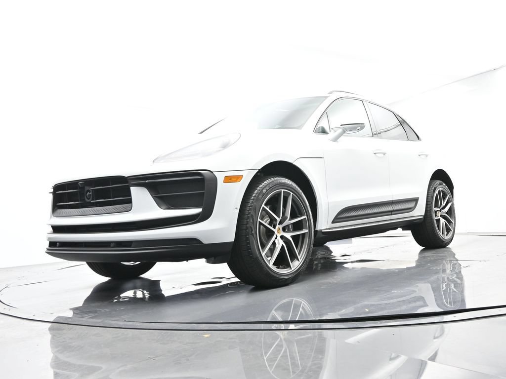 Certified 2025 Porsche Macan Turbo AWD/4WD image 47