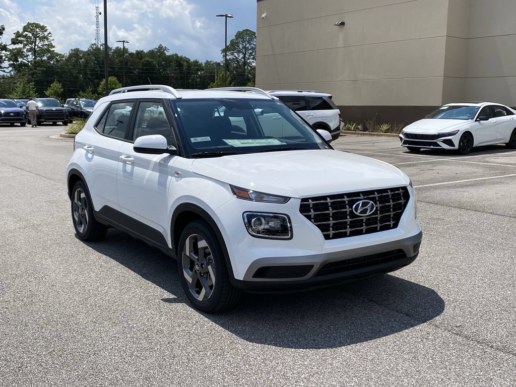 New 2026 Hyundai Venue SEL FWD image 2