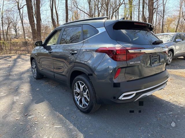 Used 2023 Kia Seltos EX AWD/4WD image 4