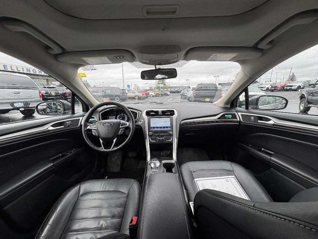 Used 2017 Ford Fusion SE w/ Equipment Group 202A image 17