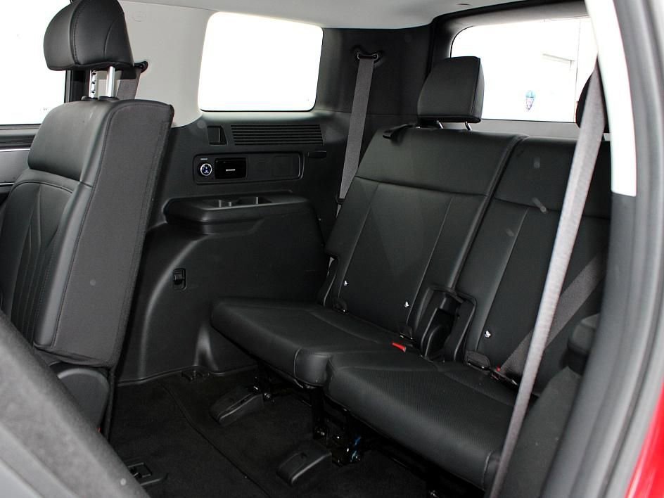 Used 2025 Hyundai Santa Fe SEL FWD image 32