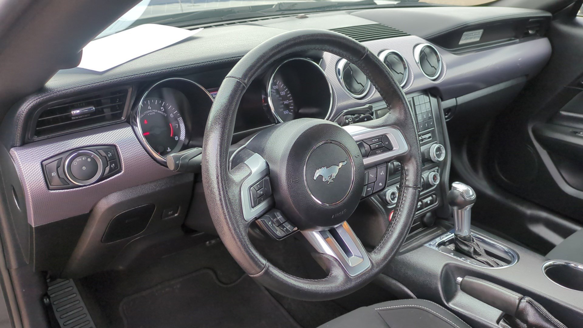 Used 2017 Ford Mustang Coupe image 14