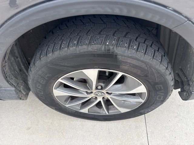 Used 2018 Toyota RAV4 XLE image 5