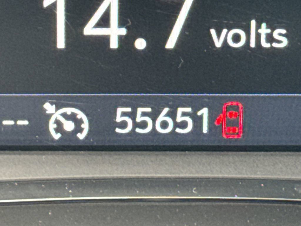 Used 2023 GMC Acadia SLT image 27