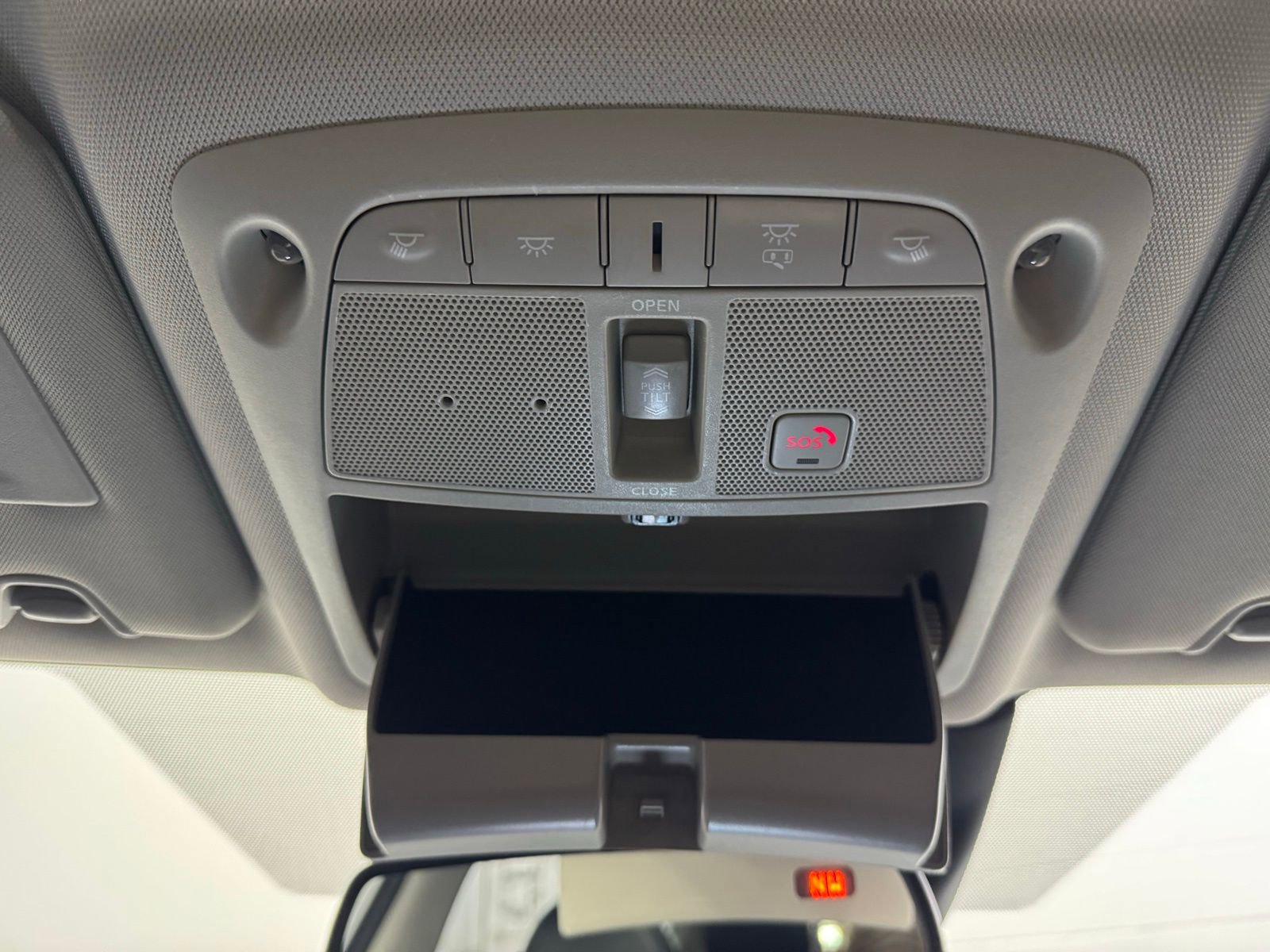 Used 2017 Nissan Rogue SL w/ SL Premium Package image 28