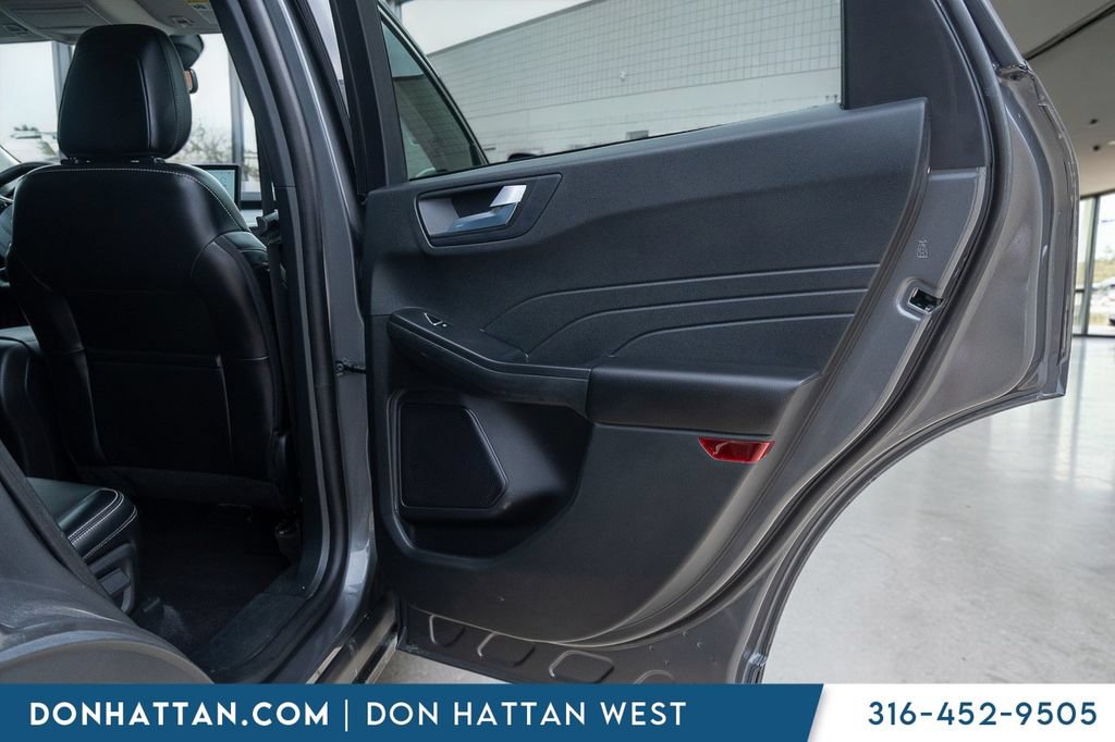 Used 2023 Ford Escape Platinum AWD/4WD image 26