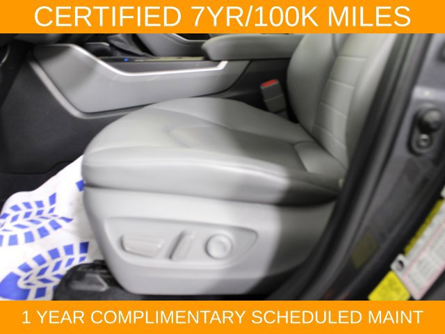Used 2021 Toyota Highlander XLE AWD/4WD image 22