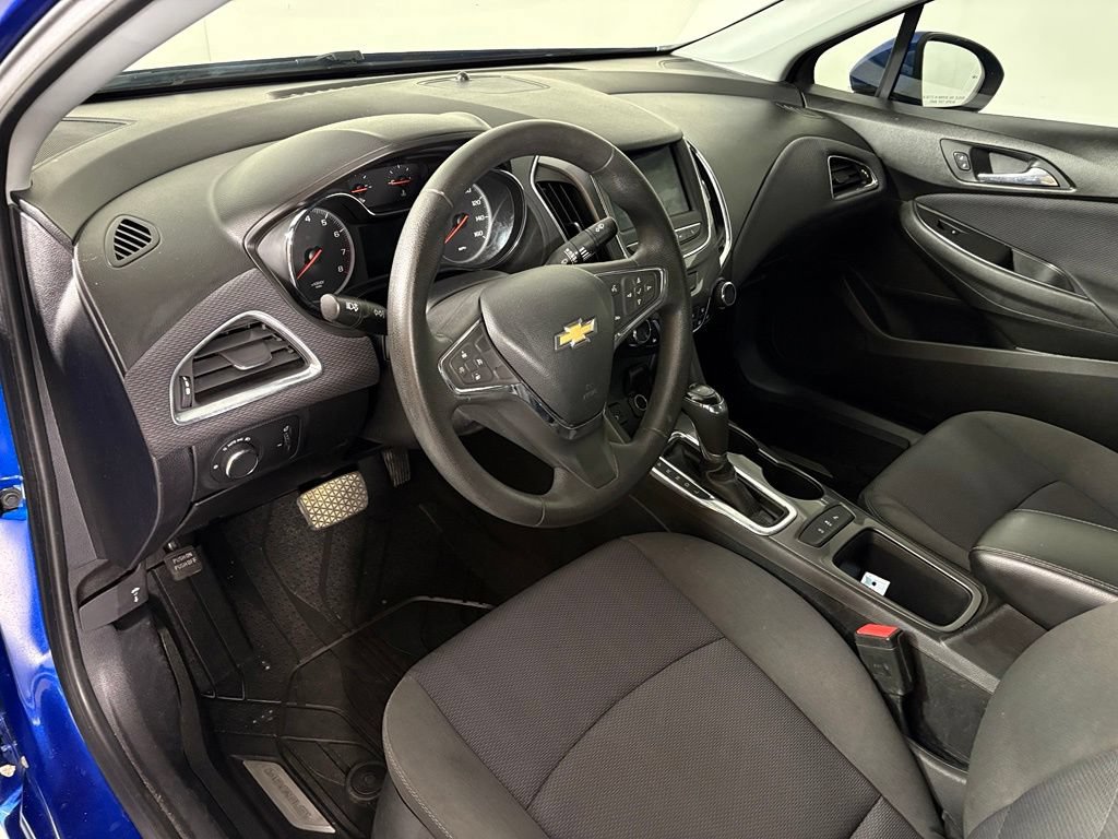 Certified 2019 Chevrolet Cruze LT w/ Convenience Package FWD image 18