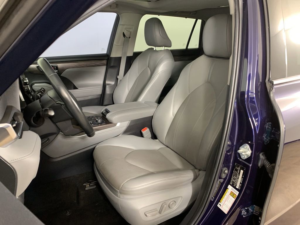 Used 2023 Toyota Highlander Limited AWD/4WD image 32