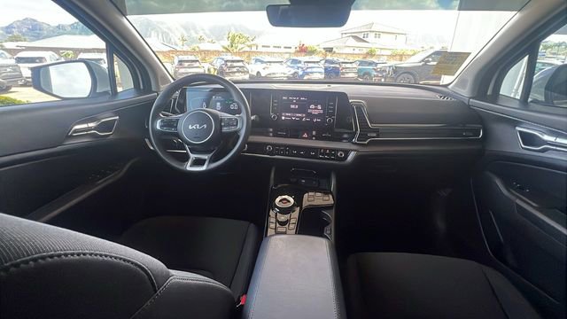 Used 2025 Kia Sportage LX FWD image 15