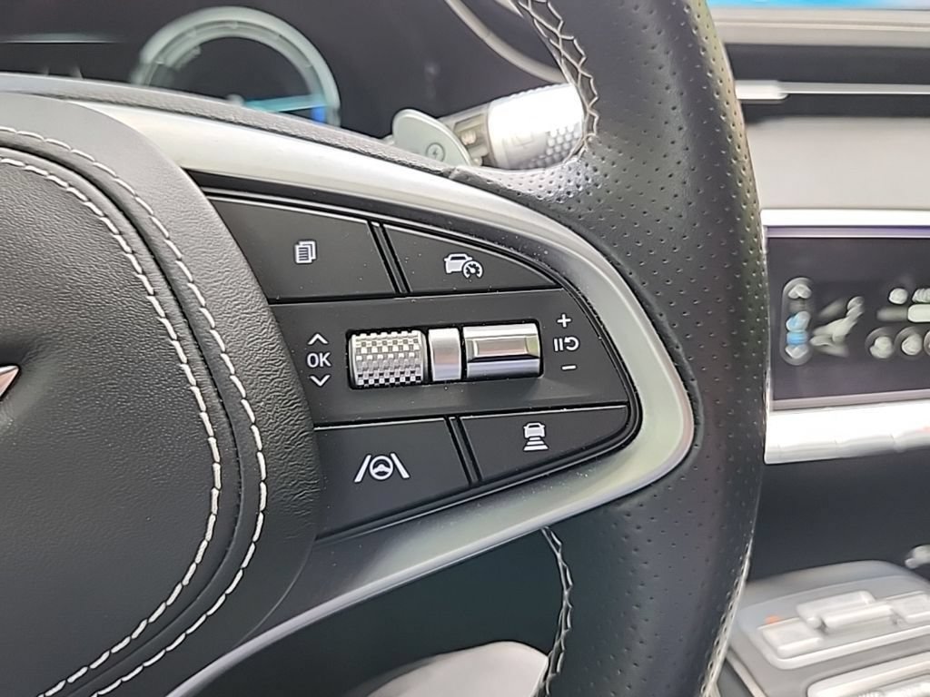 Certified 2025 Genesis Electrified GV70 w/ Prestige Package AWD/4WD image 11