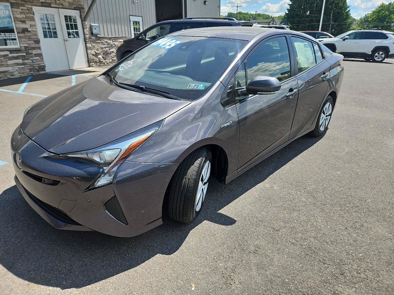 Used 2018 Toyota Prius Two w/ Prius Two Safety Plus Package FWD image 7