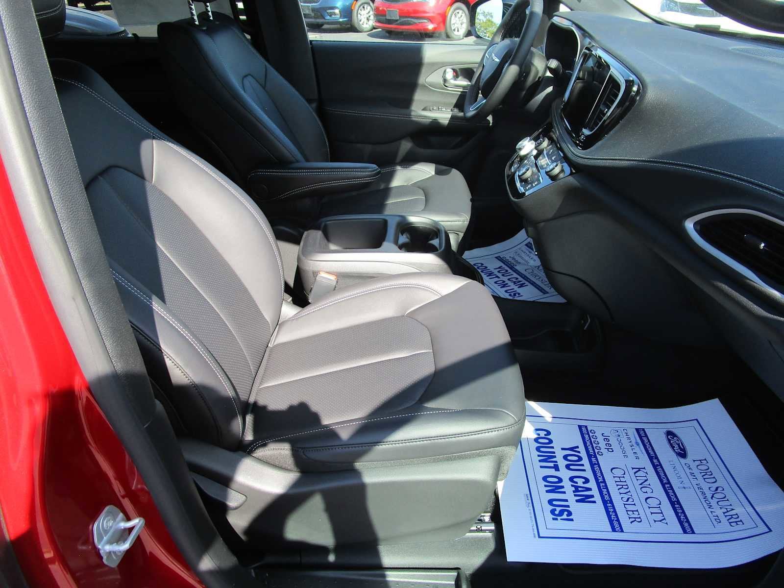 New 2026 Chrysler Pacifica Select FWD image 15