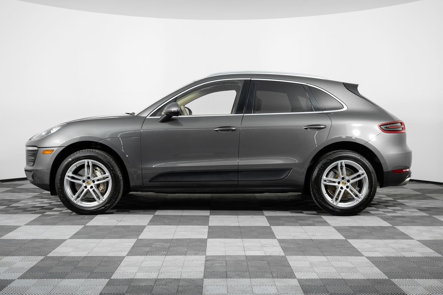 Used 2016 Porsche Macan S AWD/4WD image 3