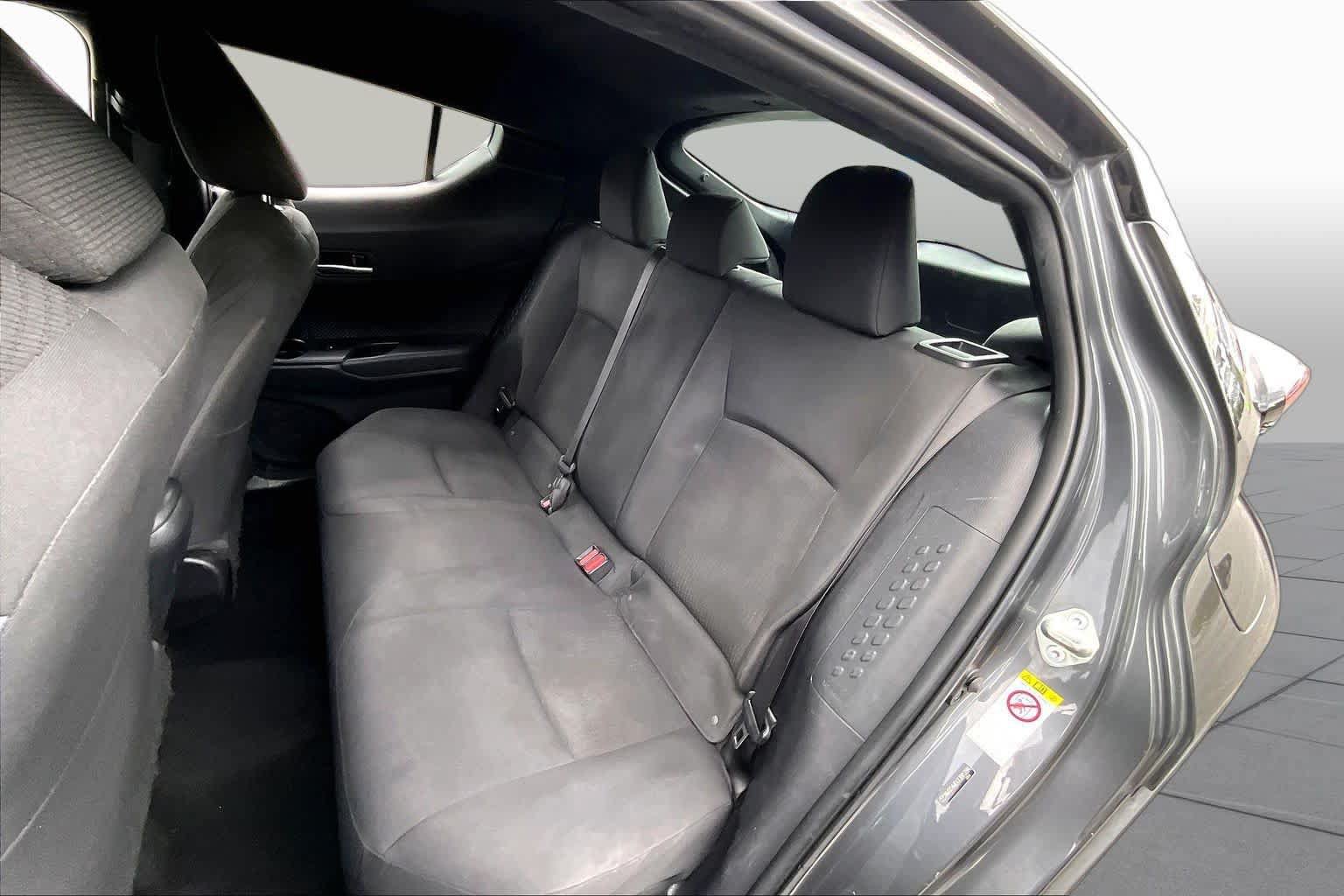 Used 2018 Toyota C-HR XLE FWD image 19