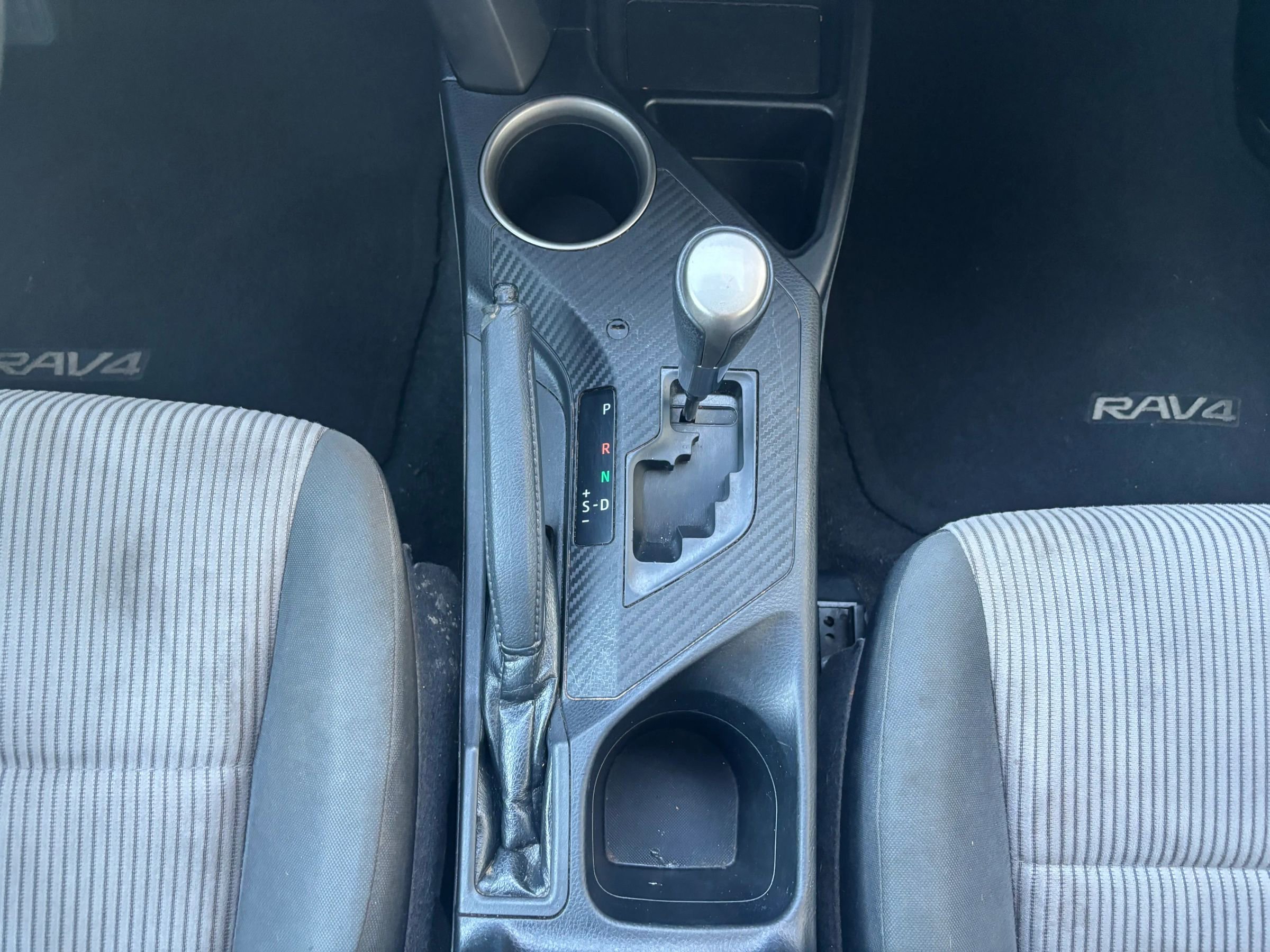 Used 2013 Toyota RAV4 LE image 18