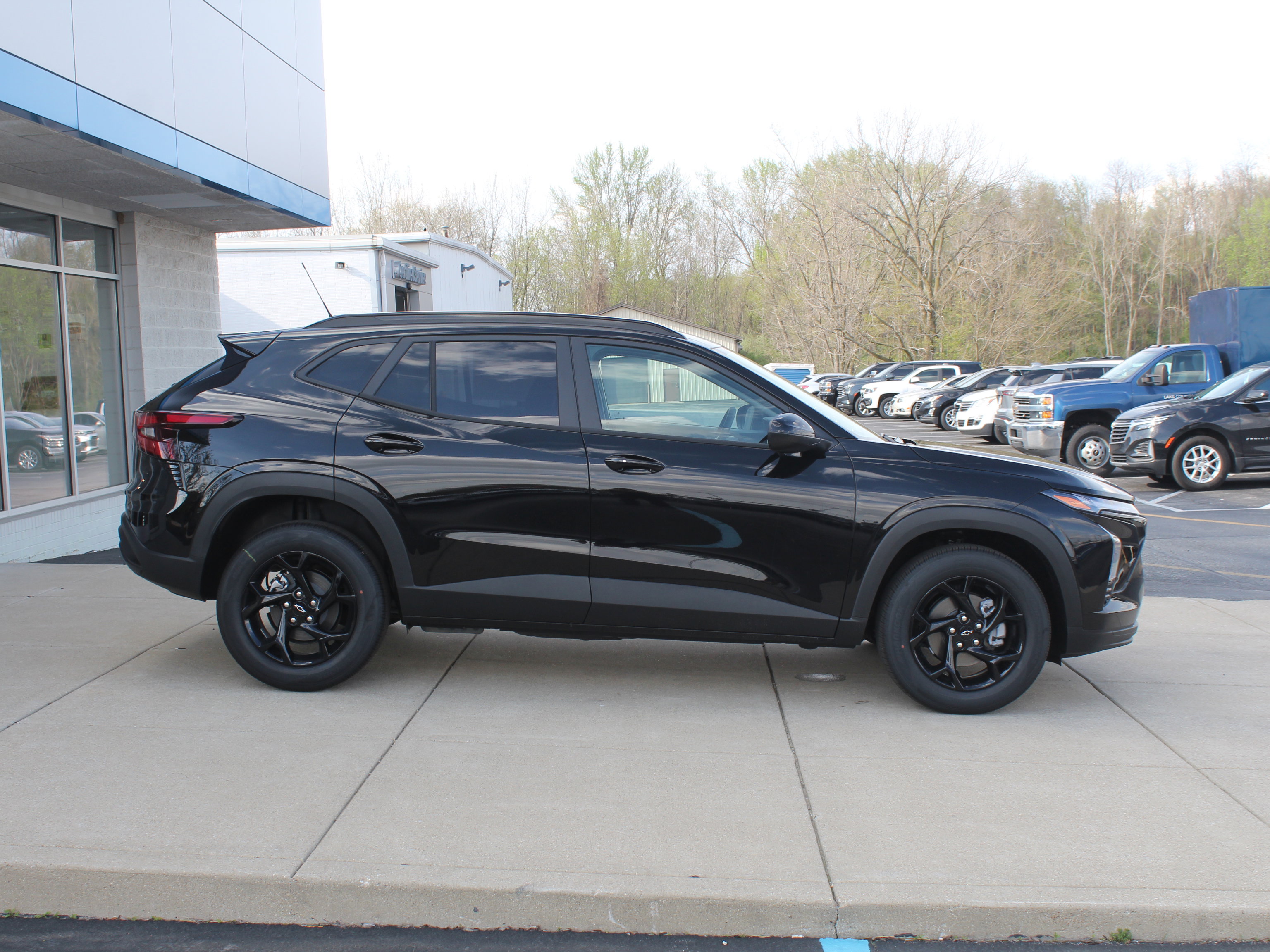 New 2026 Chevrolet Trax LT w/ Driver Confidence Package FWD image 3