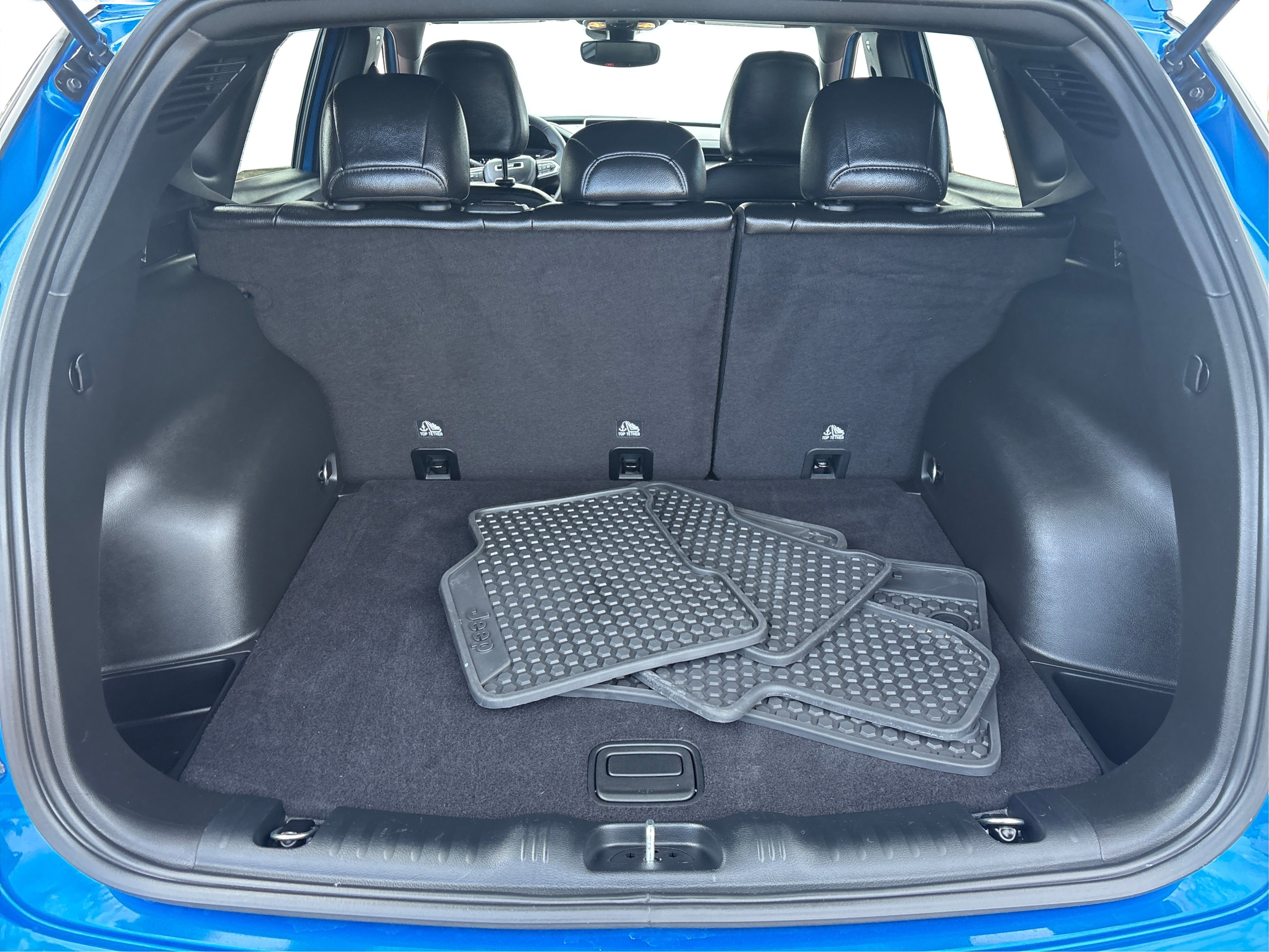 Used 2024 Jeep Compass Trailhawk image 11