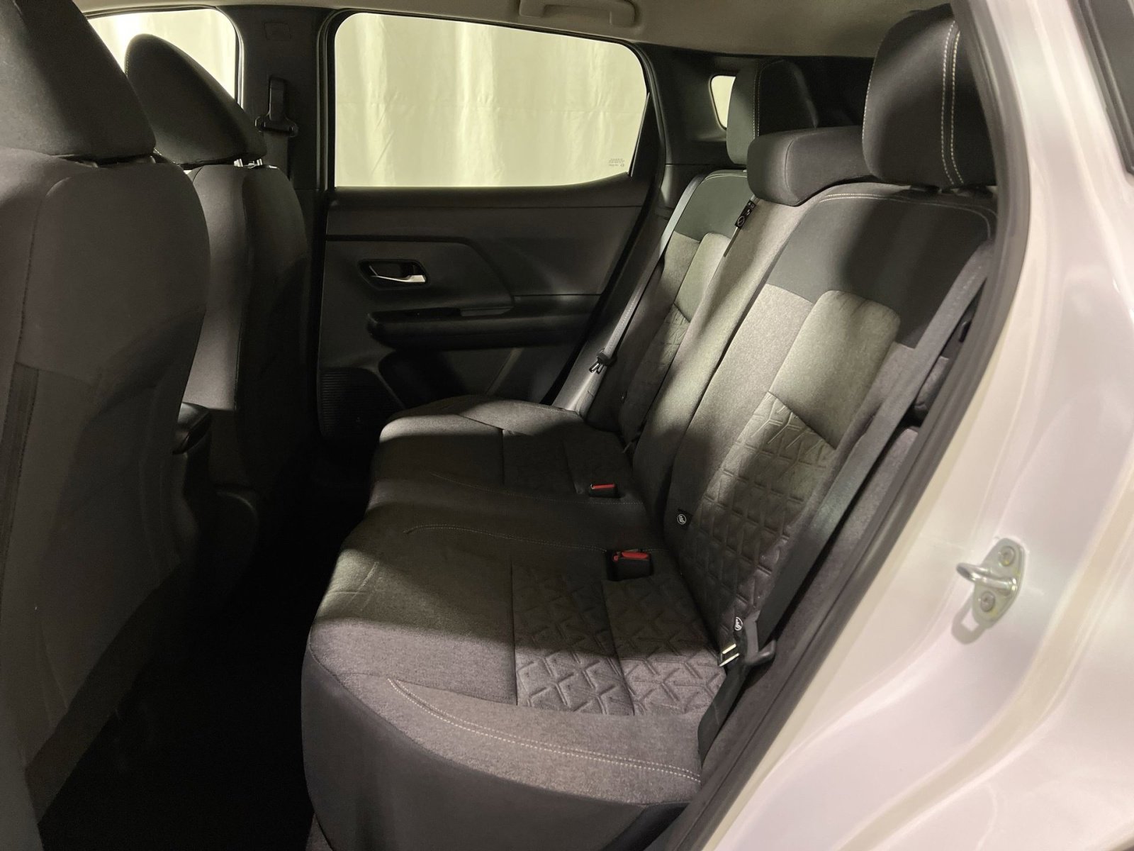 Used 2025 Nissan Kicks SV image 24