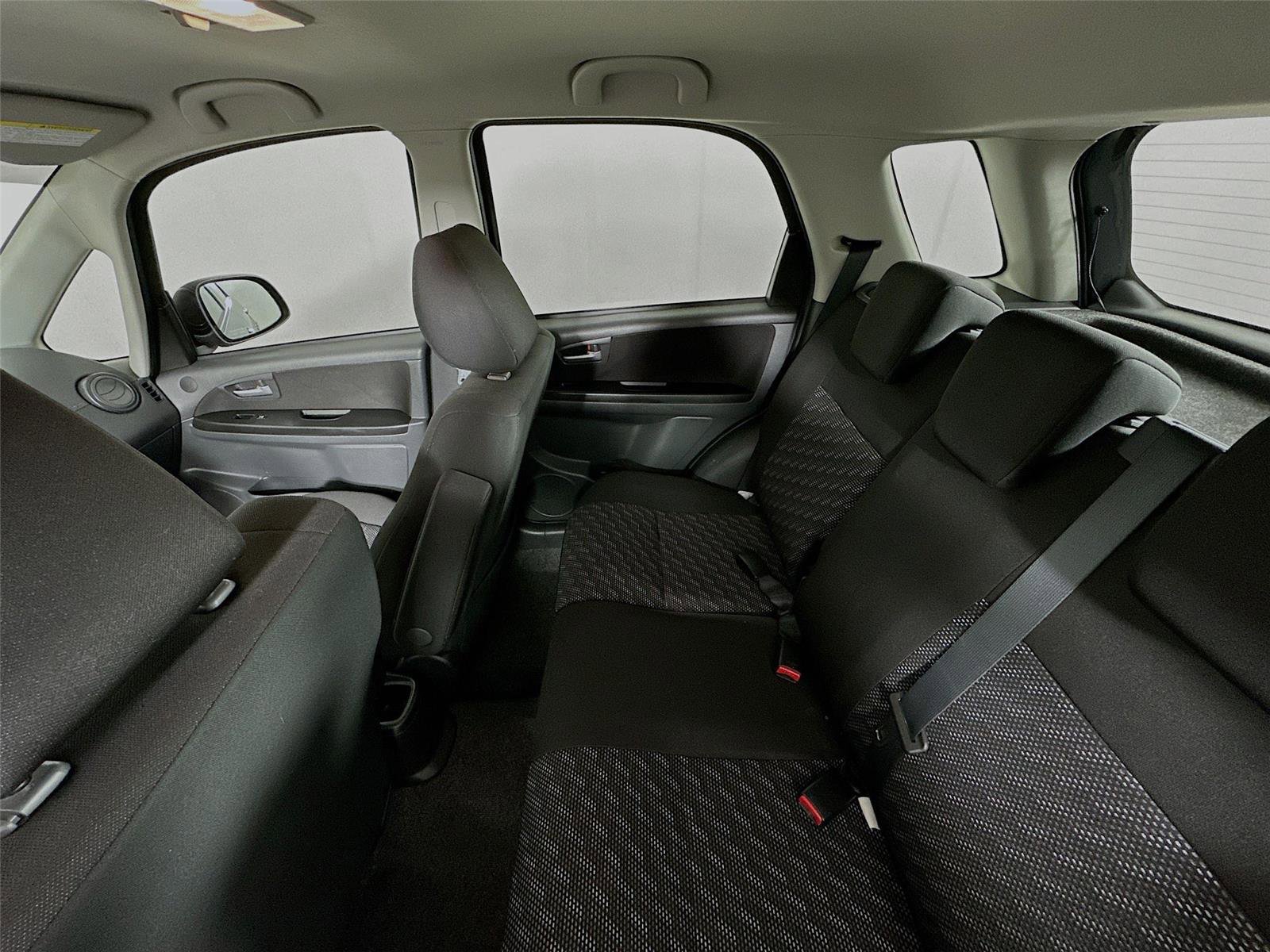 Used 2009 Suzuki SX4 AWD Hatchback w/ Touring Pkg image 10