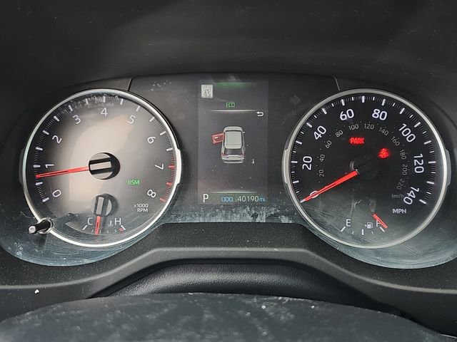 Used 2022 Toyota RAV4 XLE image 16