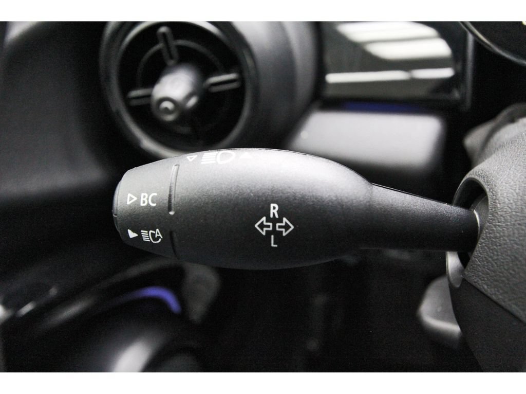 Used 2023 MINI Cooper SE FWD image 16
