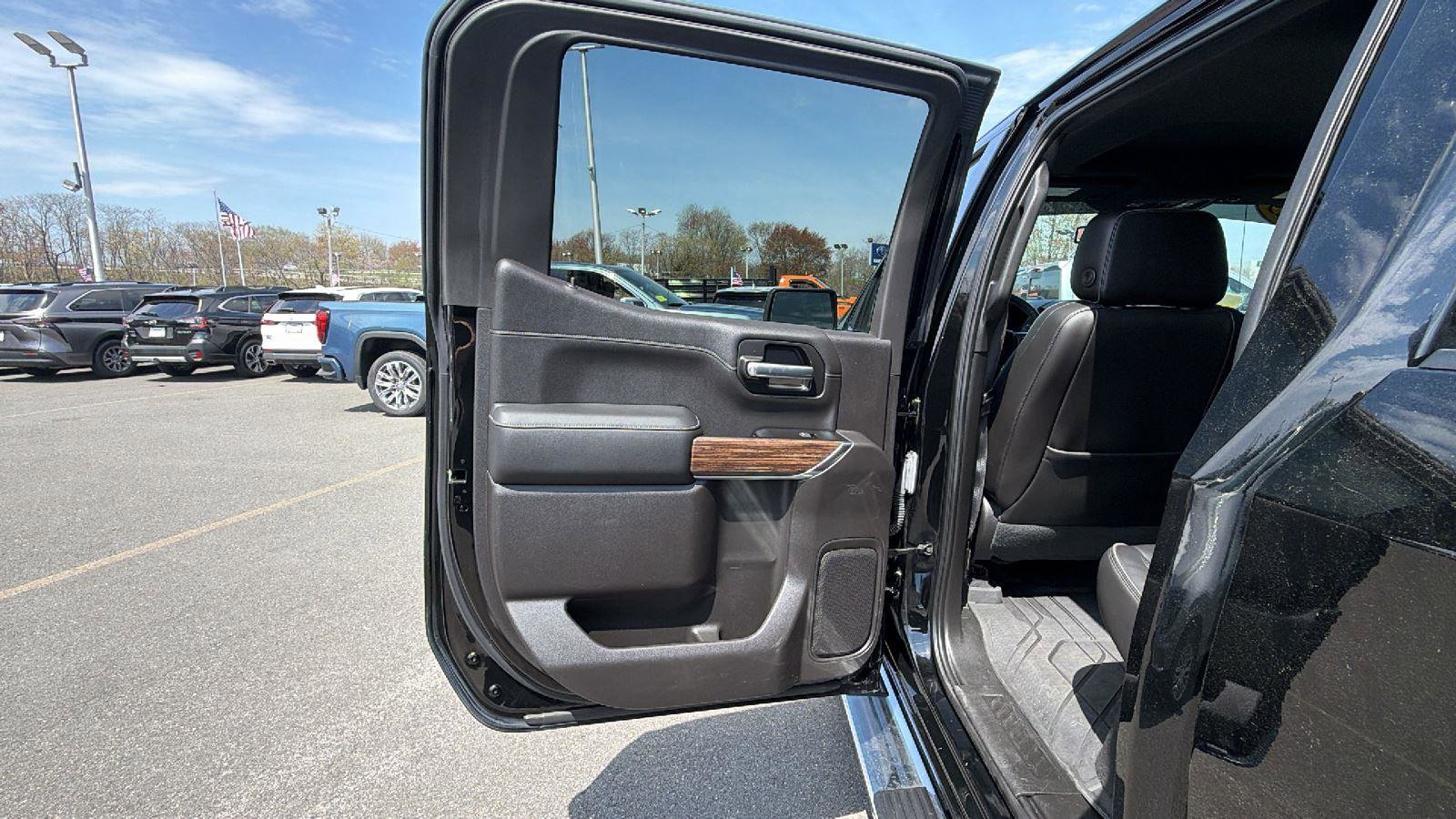 Used 2019 Chevrolet Silverado 1500 High Country AWD/4WD image 35
