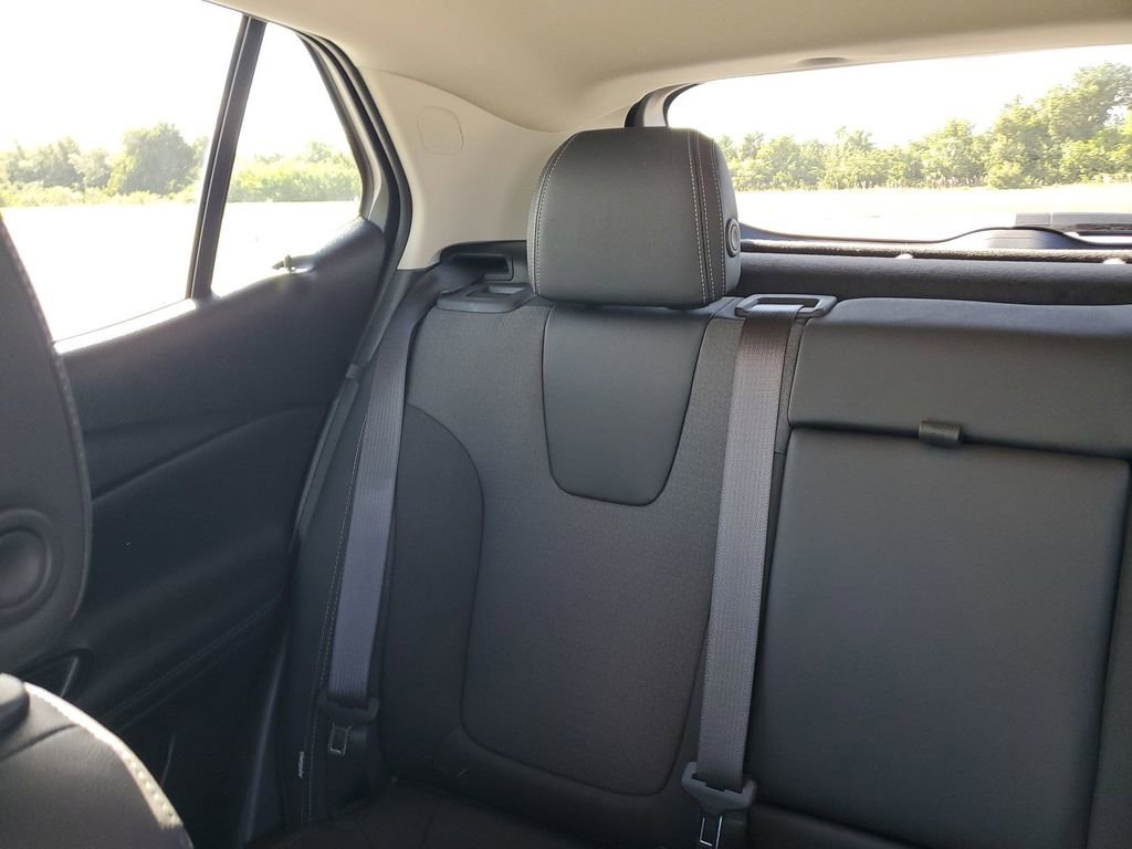 Used 2023 Buick Encore GX Select image 12
