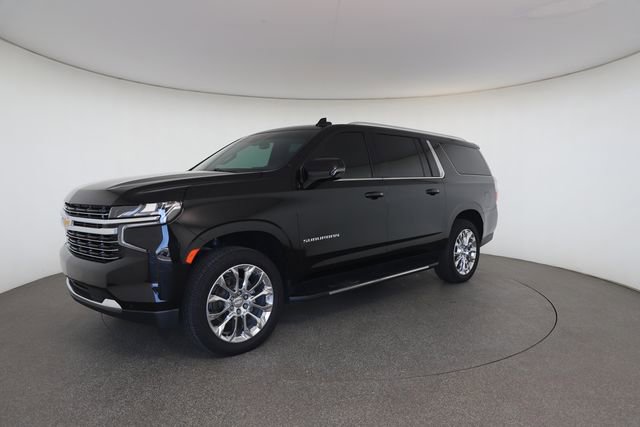 Used 2023 Chevrolet Suburban LT w/ LT Signature Plus Package AWD/4WD image 3