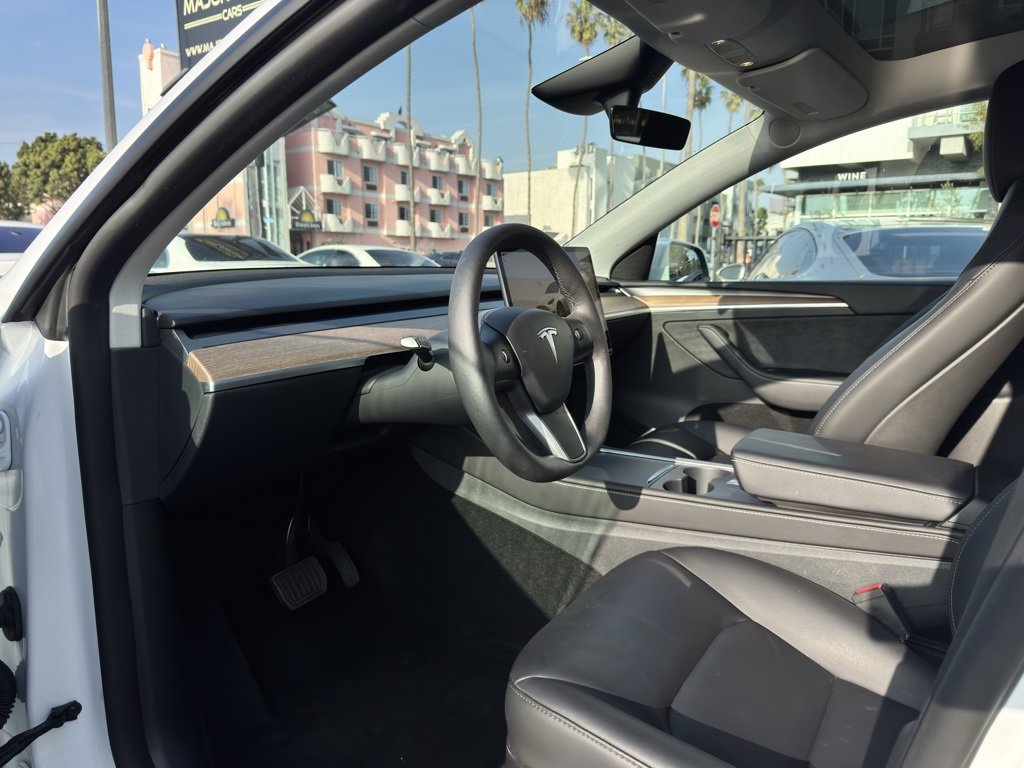 Used 2024 Tesla Model Y Long Range image 18