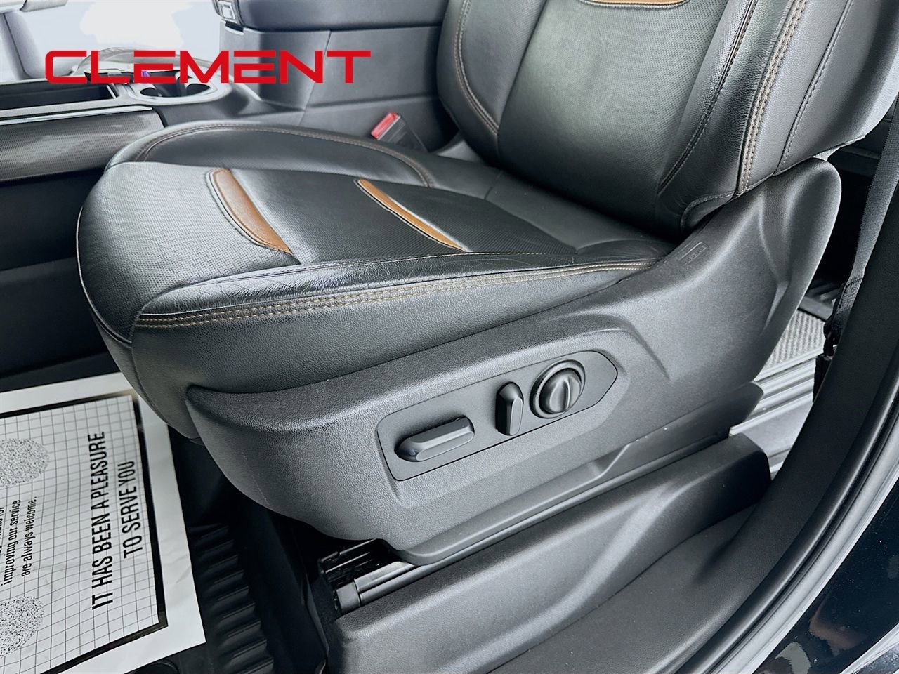 Used 2021 GMC Sierra 3500 AT4 w/ AT4 Premium Plus Package image 30