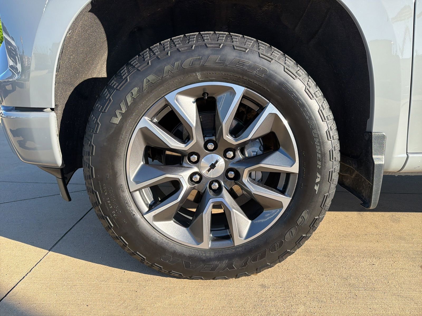 Used 2024 Chevrolet Silverado 1500 RST w/ Convenience Package II image 10