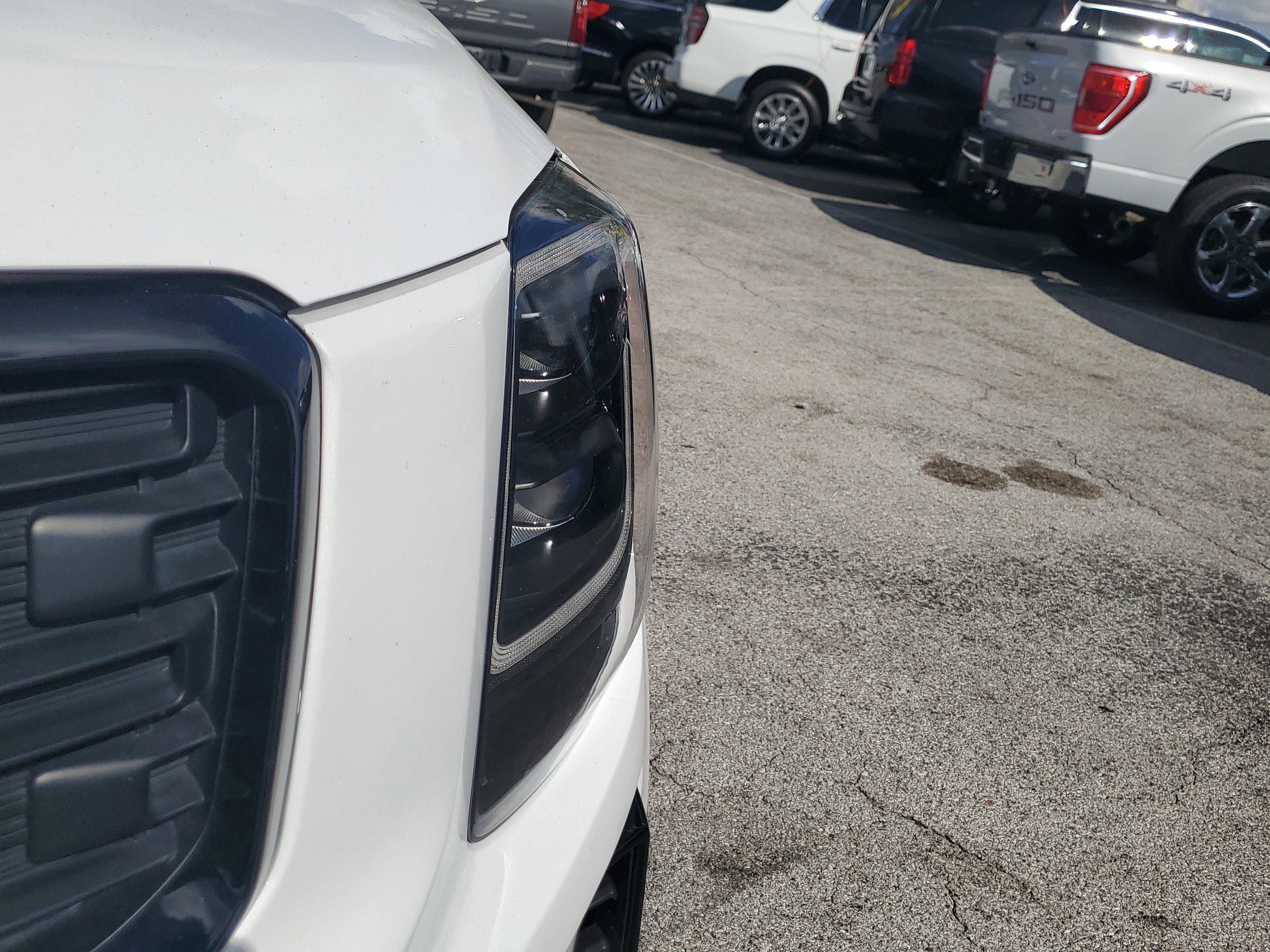 Used 2022 Kia Telluride SX w/ SX Prestige Package image 3