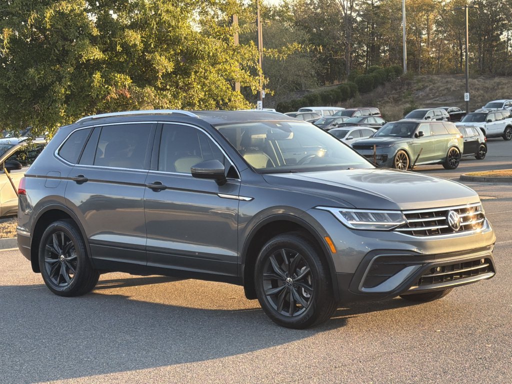Used 2024 Volkswagen Tiguan SE FWD image 7