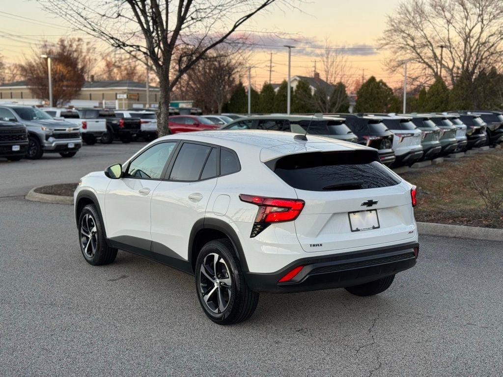 Used 2025 Chevrolet Trax RS w/ Driver Confidence Package image 7