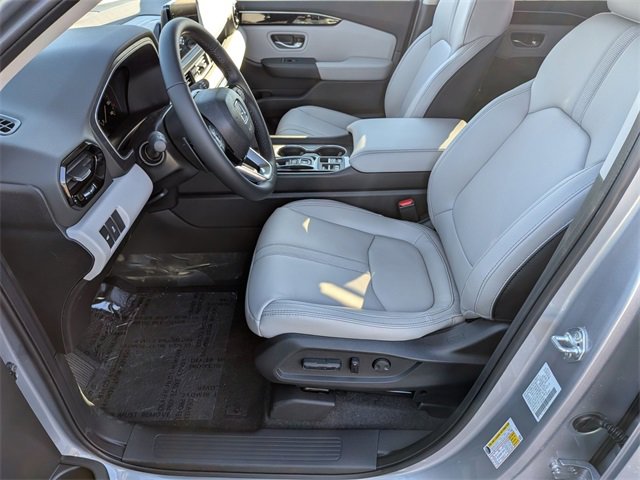 New 2025 Honda Pilot Touring image 10