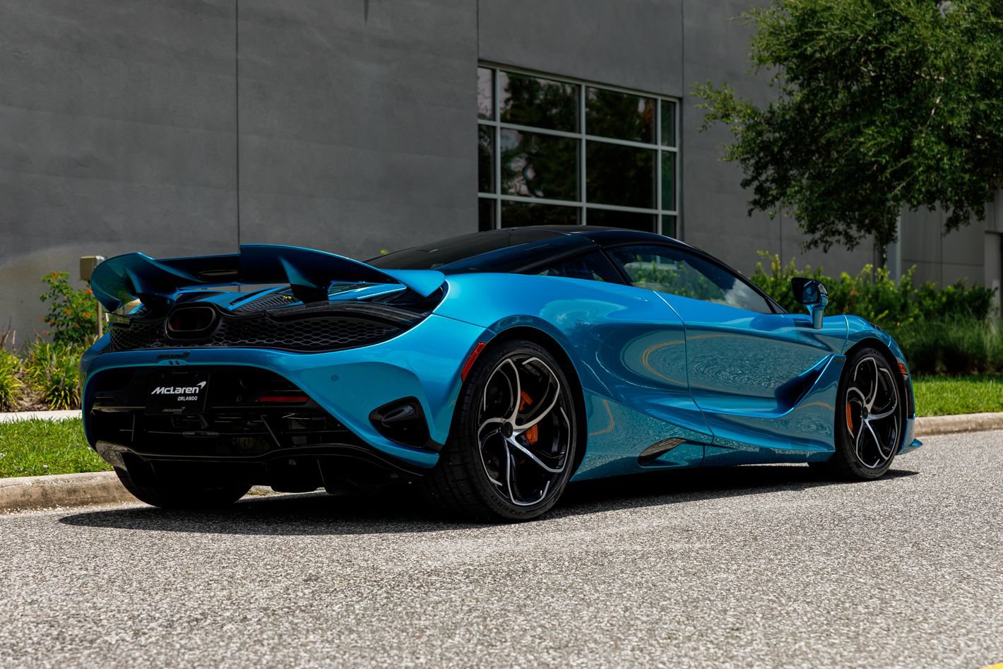 Used 2025 McLaren 750S RWD image 11