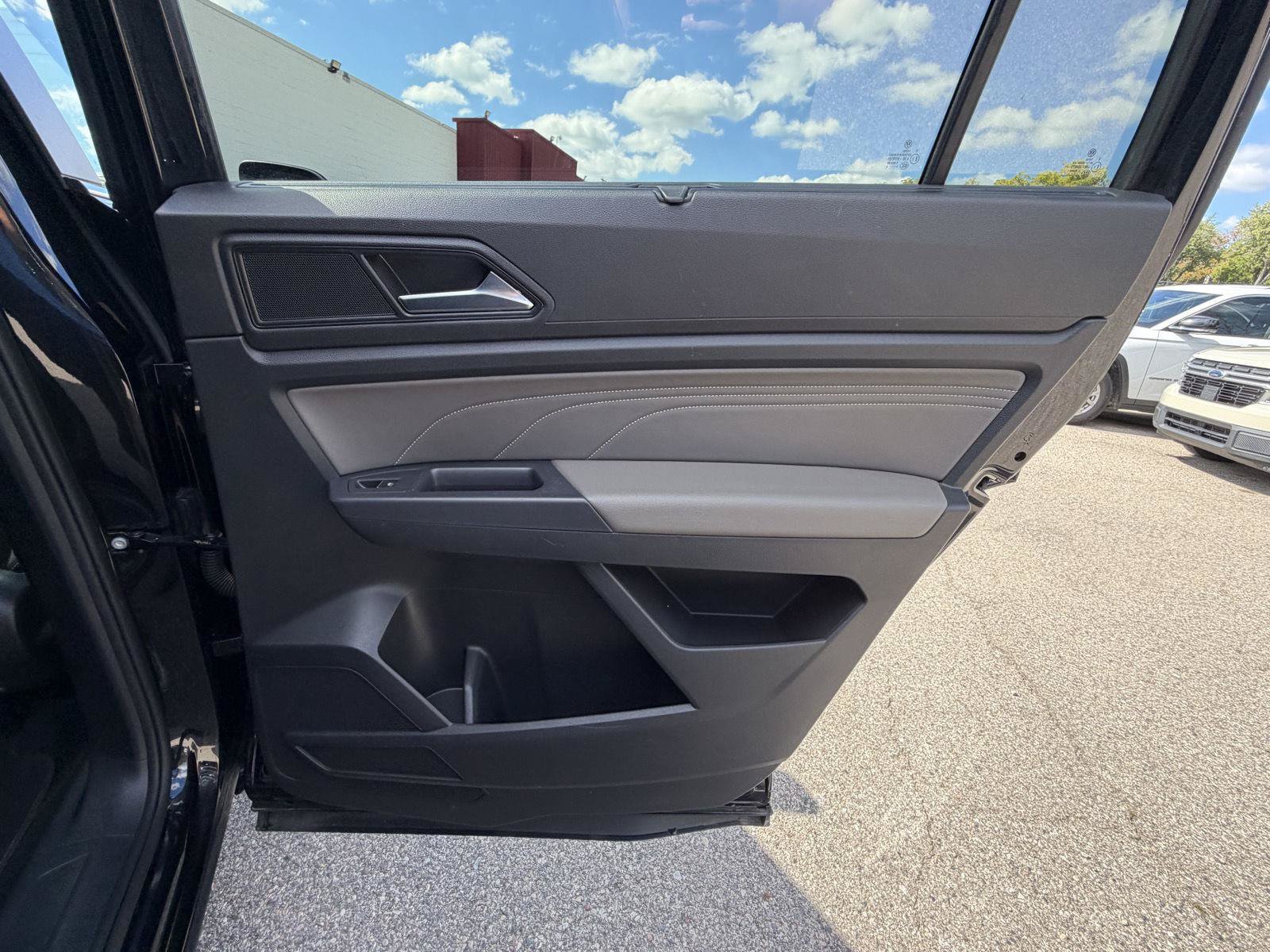 Used 2021 Volkswagen Atlas SE AWD/4WD image 32