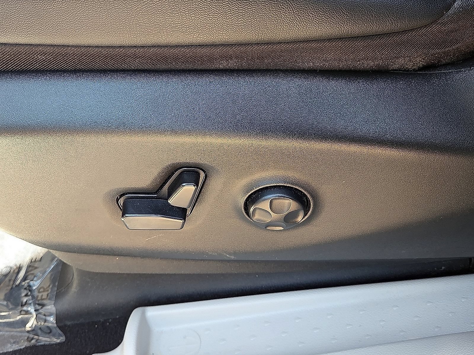 Used 2024 Chrysler Pacifica Touring-L FWD image 23