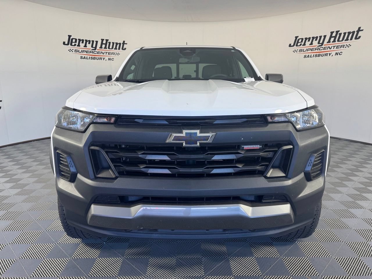 Used 2025 Chevrolet Colorado Trail Boss AWD/4WD image 5
