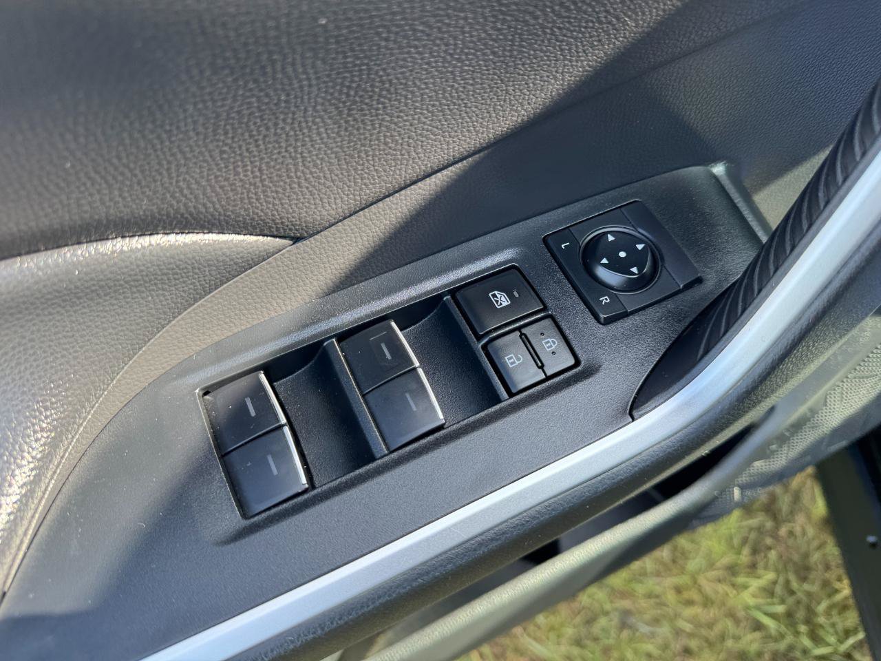 Used 2024 Toyota RAV4 XLE FWD image 20