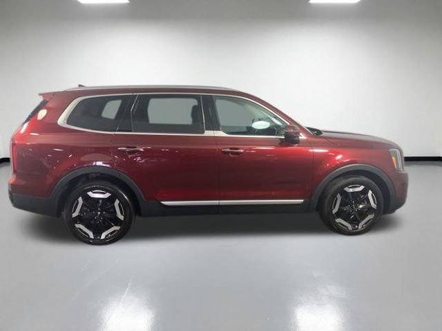 Used 2023 Kia Telluride S image 7