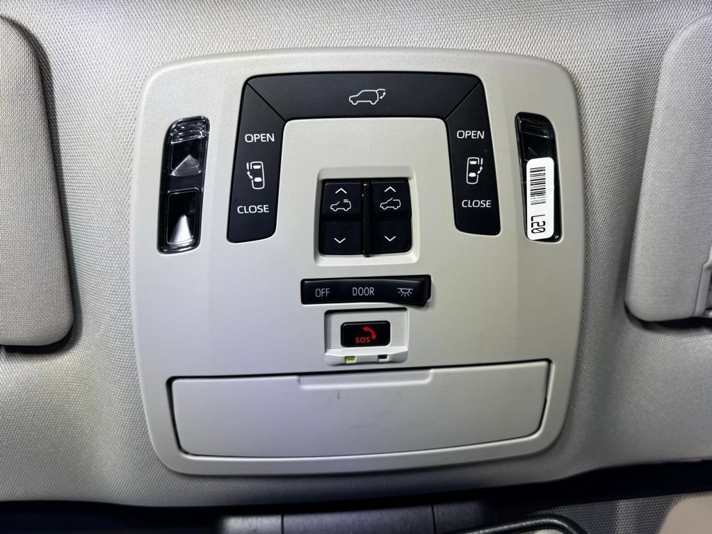 Used 2024 Toyota Sienna XLE image 38