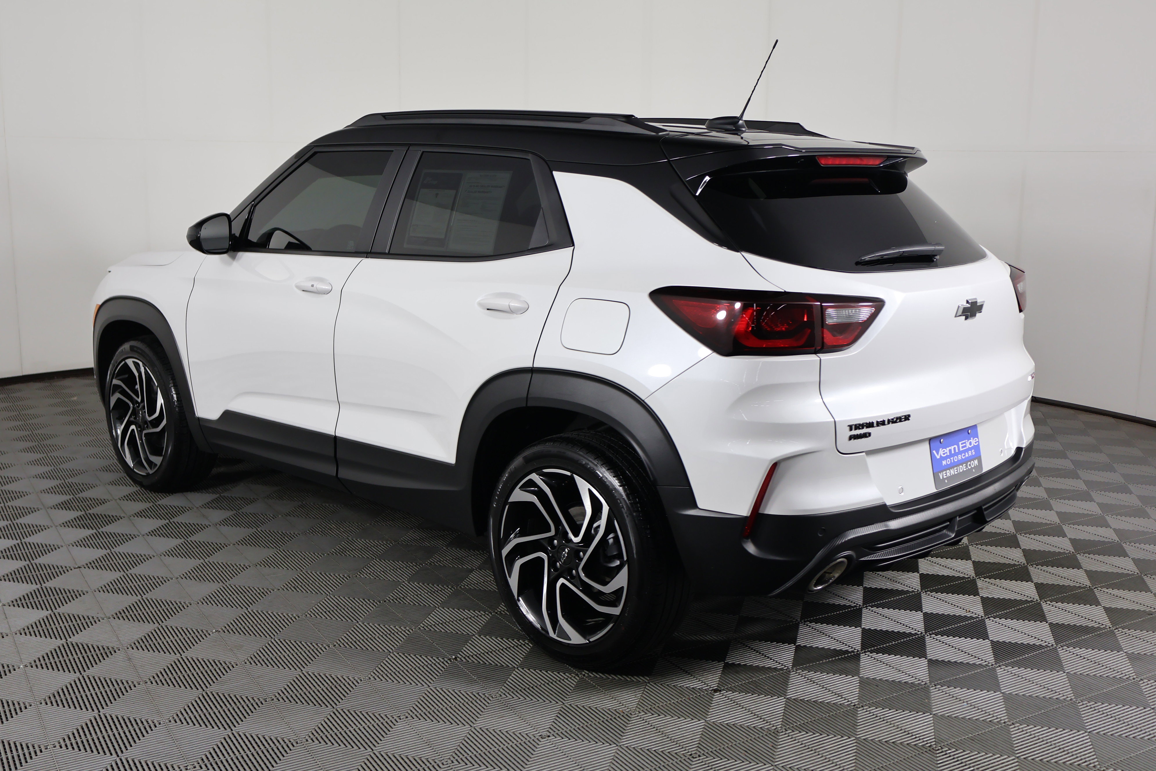 Used 2025 Chevrolet TrailBlazer RS w/ Convenience Package image 8