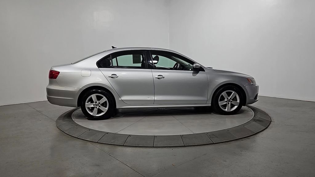 Used 2012 Volkswagen Jetta TDI FWD image 6