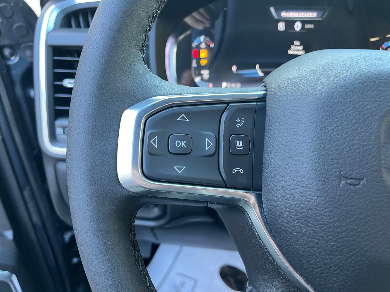 New 2025 RAM 2500 Laramie w/ Night Edition AWD/4WD image 17