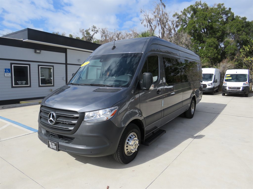 Used 2022 Mercedes-Benz Sprinter 4500 w/ Parking Package image 3